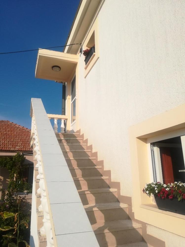 Apartment And Rooms Sidro Petrcane Exterior photo